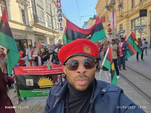 EmekaGift100's tweet photo. When was ESN established.? 
How many years/Months did Mazi Nnamdi Kanu manage it, and how many years did DOS manage it.? 

How many years did Mazi Nnamdi Kanu manage IPOB since it's establishment and how many years DOS manage it? 

Who is truly managing IPOB and it's movement?

Get the answer correctly and win a prize.