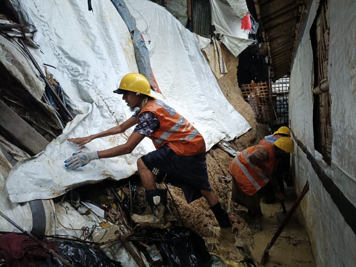 WFP_Bangladesh's tweet photo. In the wake of devastating landslides in the Rohingya camps, WFP teams are providing immediate food assistance and supporting recovery efforts on the ground. More than 2,000 people will receive support starting today. #wfpbd50 https://t.co/xRBr0V4nxl