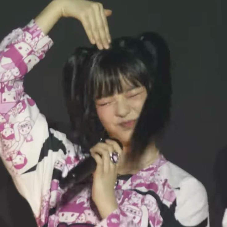 nyanuei's tweet photo. ꘓ ᩧ ◞⸝⸝◟  ꒱ྀི  haii im aleyna
🇹🇷 | 09 liner | omni
looking for interactive moots !

# huge ults :: njz, loona (+redebuts), triples, iz*one, cortis &amp; txt
idols :: hanni, choerry, soojin, mochiz

→  not new to #stantwt , #kpoptwt , #studytwt 
♡  and  ↻  to  spread https://t.co/EtR9gqvhir