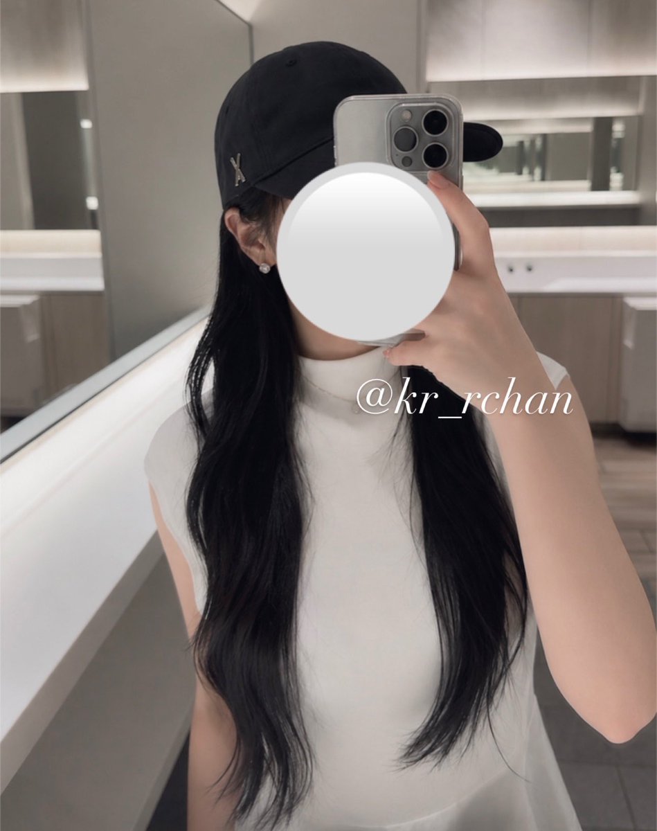 kr_rchan's tweet photo. 最近のお散歩コーデ🎵
近所にいる時はほぼキャップ被ってる🧢
面長って似合うキャップ少ないよねㅜㅜ
バザールのキャップ、韓国の芸能人たちもかぶっているだけあってシルエットもきれいだから最近お気に入り🇰🇷❣️空港コーデにも重宝しそう～！✈️ https://t.co/DtCGBybtms