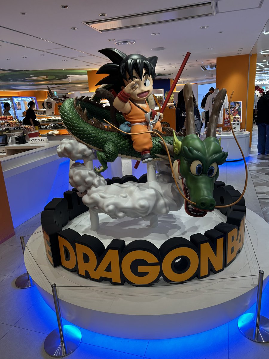 zon_kro's tweet photo. ずっときたかったドラゴンボールshopにやっと来れた！
つい買いすぎちゃったけど楽しかった〜 https://t.co/D0SVgOxfxK