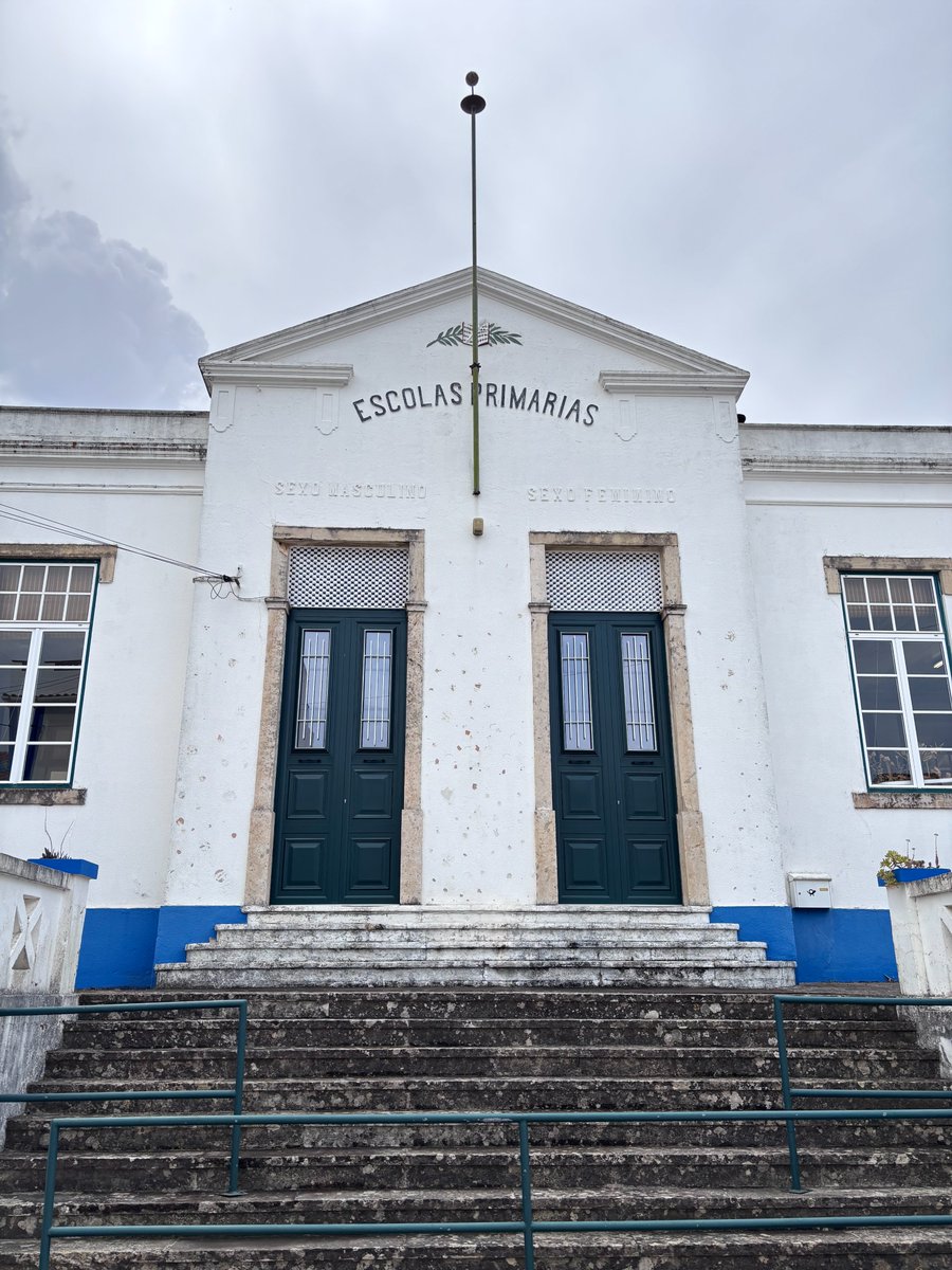 FJSaramago's tweet photo. A Delegação de Azinhaga da FJS, em parceria com o Roteiro Literário Levantado do Chão, do Município de Montemor-o-Novo, promoveu uma troca de cartas entre alunos de Azinhaga e Lavre. Notícia completa em: https://t.co/Uu8gmUxK3l https://t.co/eeThSAJOeF