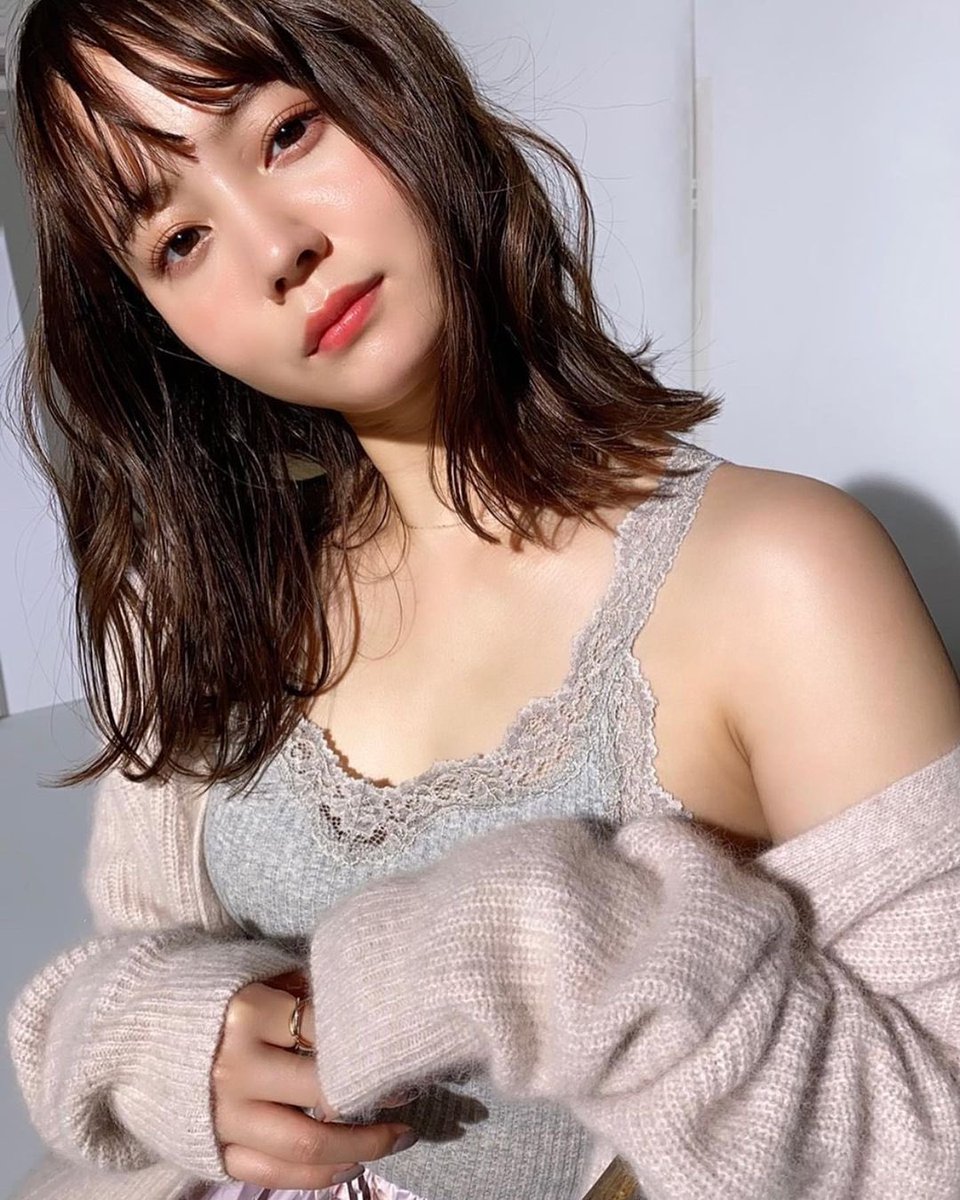 papiyonkun2's tweet photo. 堀北真希さんの妹、奈々未さん（31）がたまに話題にwww

こう見るとやっぱり似てるのかな、めっちゃ美人やねwww https://t.co/OyLuCQpgbE
