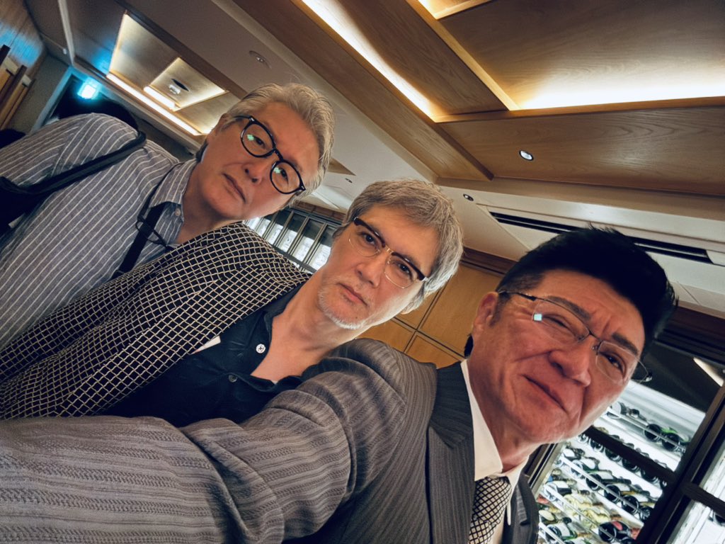 Oreda1962's tweet photo. 京都での撮影も無事終わり
今日は懐かしい面々との
再会❗️
竹中さんとは東映の25以来
雅也は会ってるが
水上竜士は何十年ぶりだ❗️
いゃあ、楽しいね👍
さあ、東京帰ろう🚄 https://t.co/BbkwGSe6Cb
