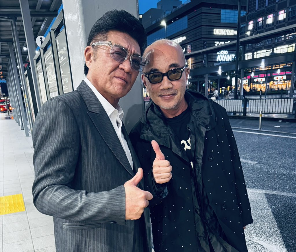 Oreda1962's tweet photo. 京都での撮影も無事終わり
今日は懐かしい面々との
再会❗️
竹中さんとは東映の25以来
雅也は会ってるが
水上竜士は何十年ぶりだ❗️
いゃあ、楽しいね👍
さあ、東京帰ろう🚄 https://t.co/BbkwGSe6Cb