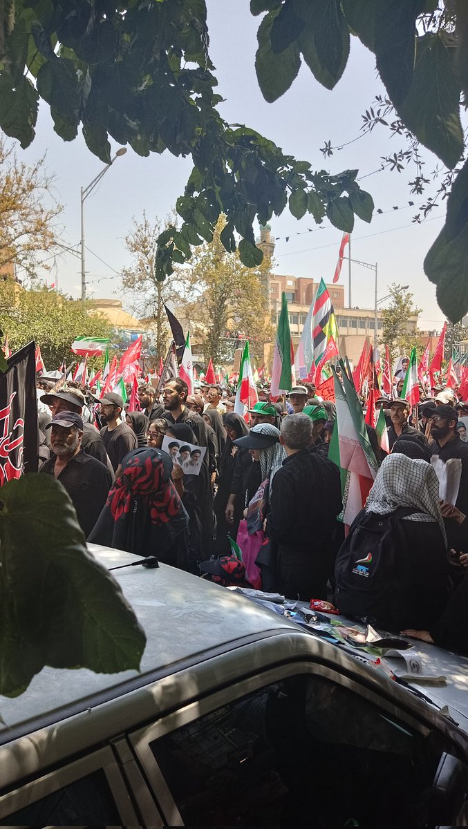saer72313's tweet photo. مَحمل بدار ای ساروان! تندی مکن با کاروان
‌کز عشق آن سرو روان، گویی روانم می‌رود
#حی_علی_التهران https://t.co/SqMuZLbTSo