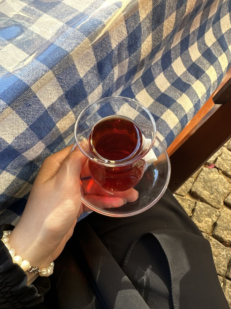zeynebbrs's tweet photo. Vatan, millet , çay https://t.co/cwZ3A0nqVw