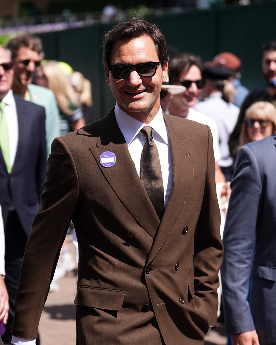 TennisChannel's tweet photo. The 8x champ is in the building 😎

@rogerfederer #wimbledon https://t.co/zjL4qIxOyl