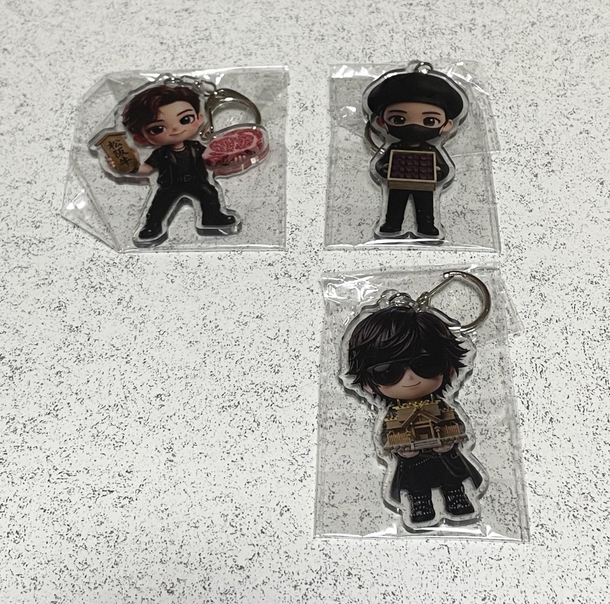 balflare88's tweet photo. 今回のアクキー10個買ってダブりは2個だけだった😄8/10ならなかなかの引きだった♪サインは出なかったけどね😅どなたか群馬の青木さん、岐阜の五味さん、上野さん、三重の五味さん譲っていただけませんか？もしくはダブりと交換出来る方ご連絡下さい✨岐阜公演で交換出来る方いたら嬉しいです🥳 https://t.co/yA0iRqDacA
