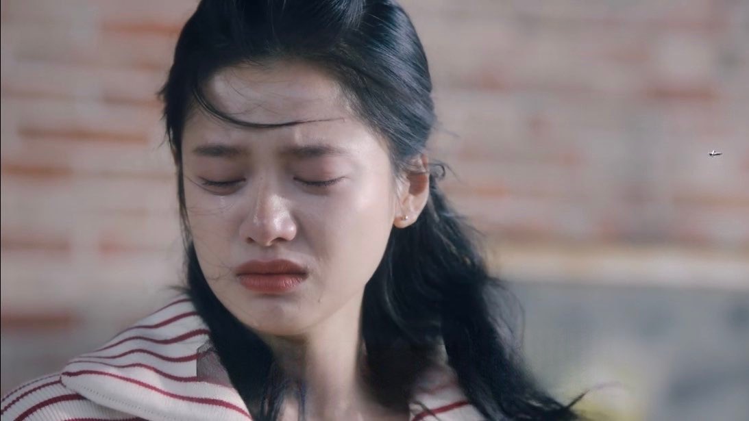 flowersroxd's tweet photo. starting the era of jingyi being known as the specialist for heavy dramas and complex characters. the second she picks a script, just expect pain, angst, trauma, and absolutely no peace😭 https://t.co/pomsMdHPzD