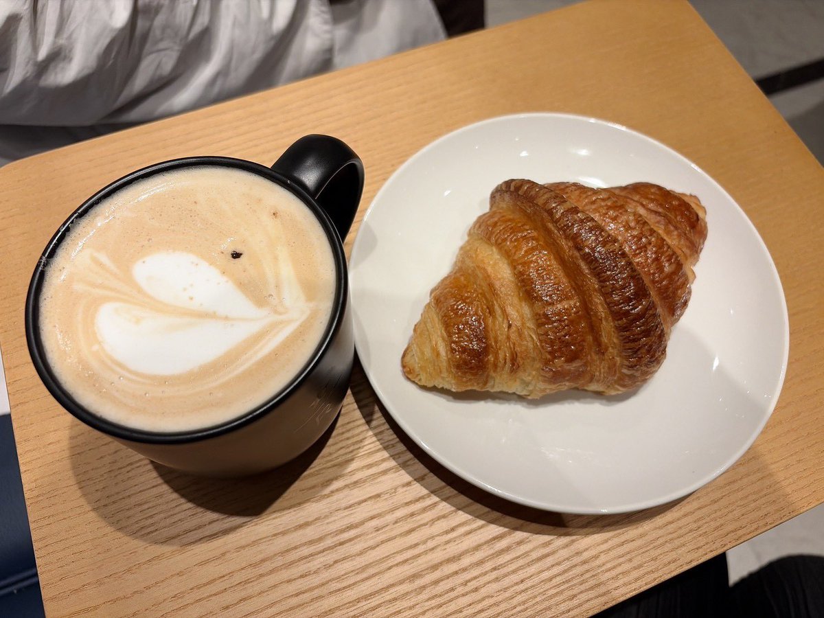 kestrel7211's tweet photo. HAERAのスタバで、ディップしました。 https://t.co/Fdig6EfLj6