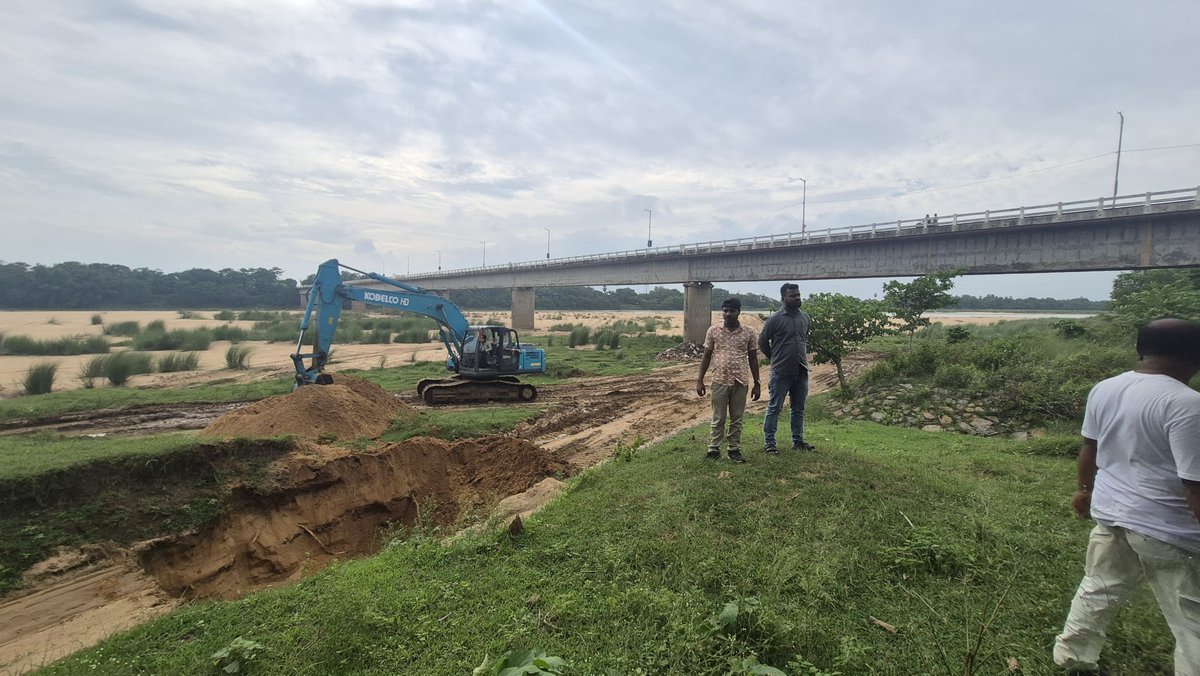 KatakaDM's tweet photo. Trenching was carried out at the Santapur sand source in Nemalo in the presence of the Joint Mining Officer (JMO) and the Additional Tahasildar to prevent unauthorized sand mining and transportation, reinforcing compliance with regulatory measures.
@CMO_Odisha @IPR_Odisha @rdmodisha @MinesOdisha
#Cuttack #SandMining #GoodGovernance #Enforcement #Odisha