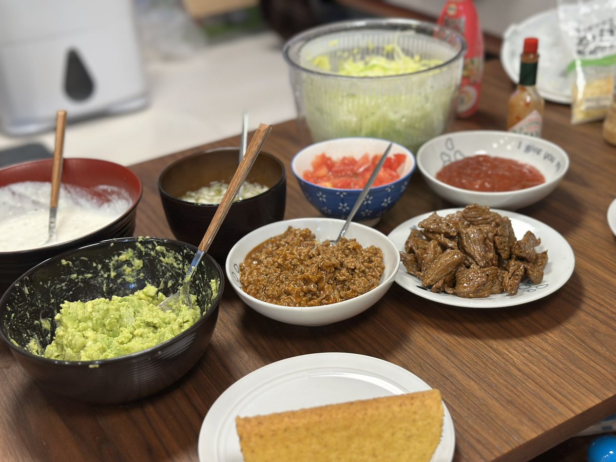 UIGGST's tweet photo. タコスパーティだよちょ🌮 https://t.co/4UTgH4WkMX