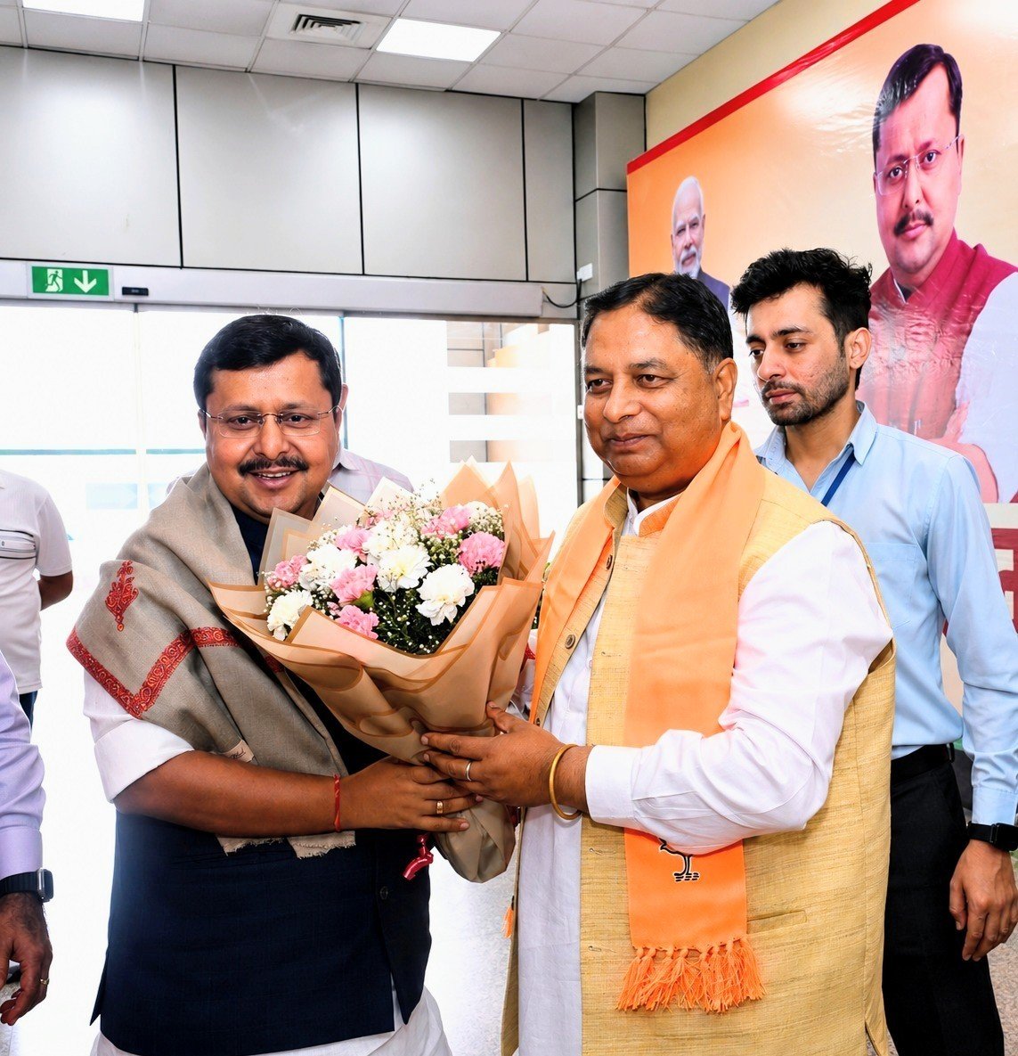 BJP4India's tweet photo. भाजपा राष्ट्रीय अध्यक्ष श्री @NitinNabin के जम्मू आगमन पर प्रदेश अध्यक्ष श्री सत पाल शर्मा, पार्टी पदाधिकारियों एवं कार्यकर्ताओं ने उनका भव्य स्वागत किया। https://t.co/gAMBEFAVOp