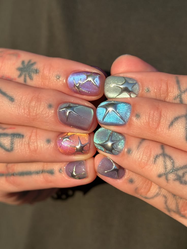 rom_charmer's tweet photo. how does pinterest see you? 
☆ kpop idol
☆ tattoo
☆ nails
☆ outfit

Та я знаю що мені треба строката сорочка знааааю https://t.co/LWDWjLrhEu