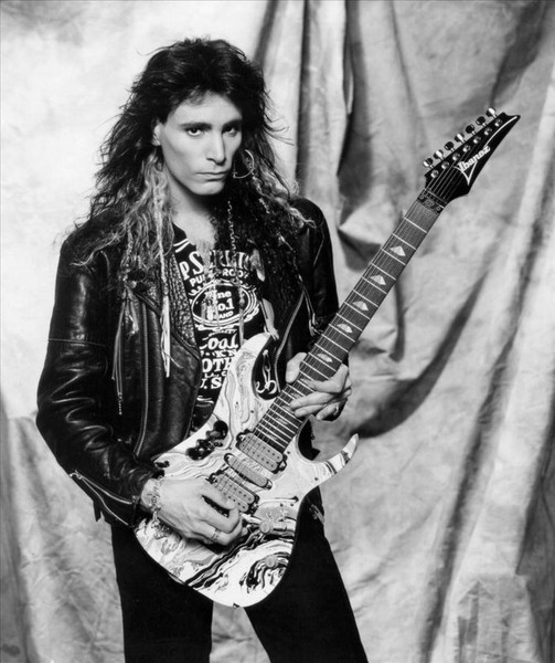 DarrenLCompton's tweet photo. 101 Favorite Guitar Solos
#5 - For The Love Of God - Steve Vai
Guitarist: Steve Vai
1990
Video in Comments
#favoriteguitarsolos #stevevai #ForTheLoveOfGod #passionandwarfare #guitar #guitarsolo #instrumentalguitar #guitarist #guitarlife #dailycountdown https://t.co/Gf0MXCGDs0
