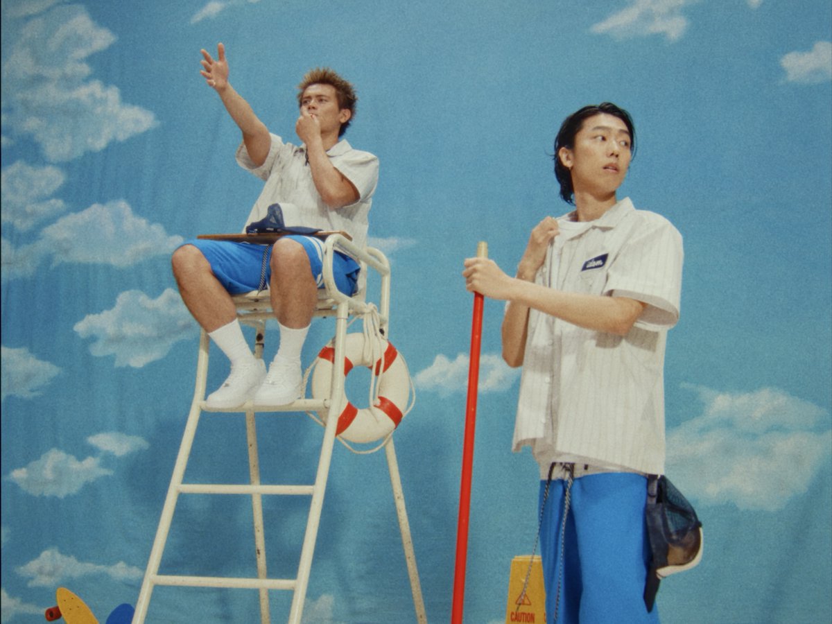Spincoaster's tweet photo. 【UPDATE】IBUKI、最新シングル“SLIDE LIKE THIS (feat. idom)”MV公開

監督はFoolish。ユーモアあふれるサマーコメディを展開 https://t.co/V38IeQ41Mp https://t.co/zWbYxiARII