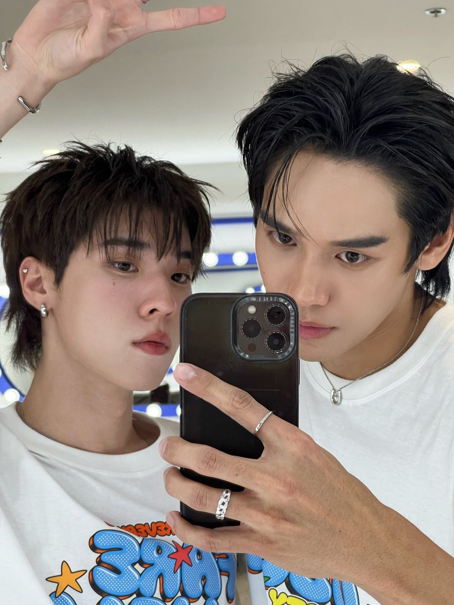 heartofoattrtv2's tweet photo. 🗓️ 06.07.2026
📸 IG post — ngernnn

🫶🏻

 #oattrttt | #ngernnn | #cooheart | #pondponlawit | #maxky_rp | #บาสเด็กอ้วนที่แท้จริง | #bbverpj | #tonliewmtp | #pie_saran | #golfpasatorn

[1/2] https://t.co/4gok5TW0lr