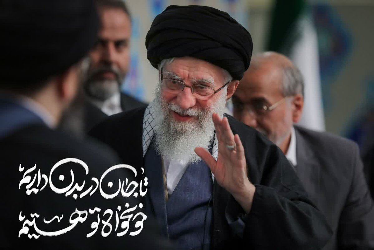 MSlymany64078's tweet photo. آقاجانم..تو تنها یک رهبر نبودی، تو معنای معنای معنای ایستادگی بودی.
#حی_علی_التهران https://t.co/QWyL2RcV2N