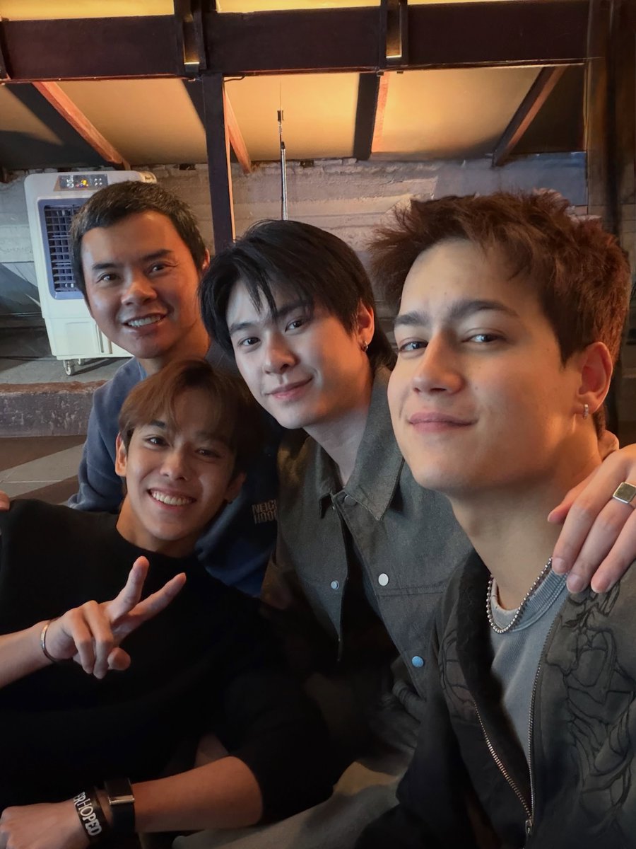bammtmd's tweet photo. พี่ย้งกับนจก พี่เติ้ด พี่ไอซ์ น่ารักง่ะ 🥺🤏🏻 https://t.co/zqWtO1qhh3