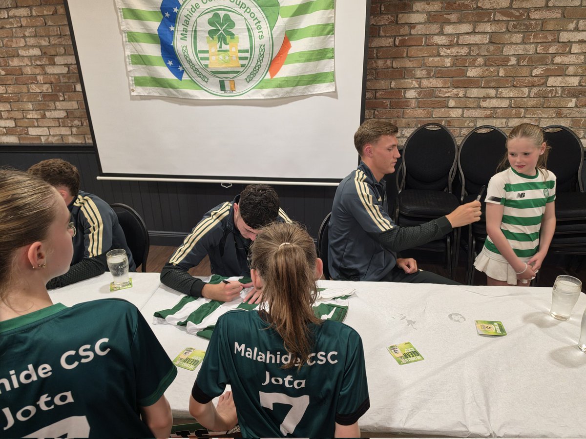 malahidecsc's tweet photo. Malahide CSC were delighted to host a meet and greet with the Celtic players and league trophy.
A huge honour for our club &amp; a fantastic opportunity for local Celtic supporters to meet their hero's.

Many thanks to St Slyvesters GAA Club for their support &amp; to the Irish Dancers https://t.co/Rf6hGyIG7g