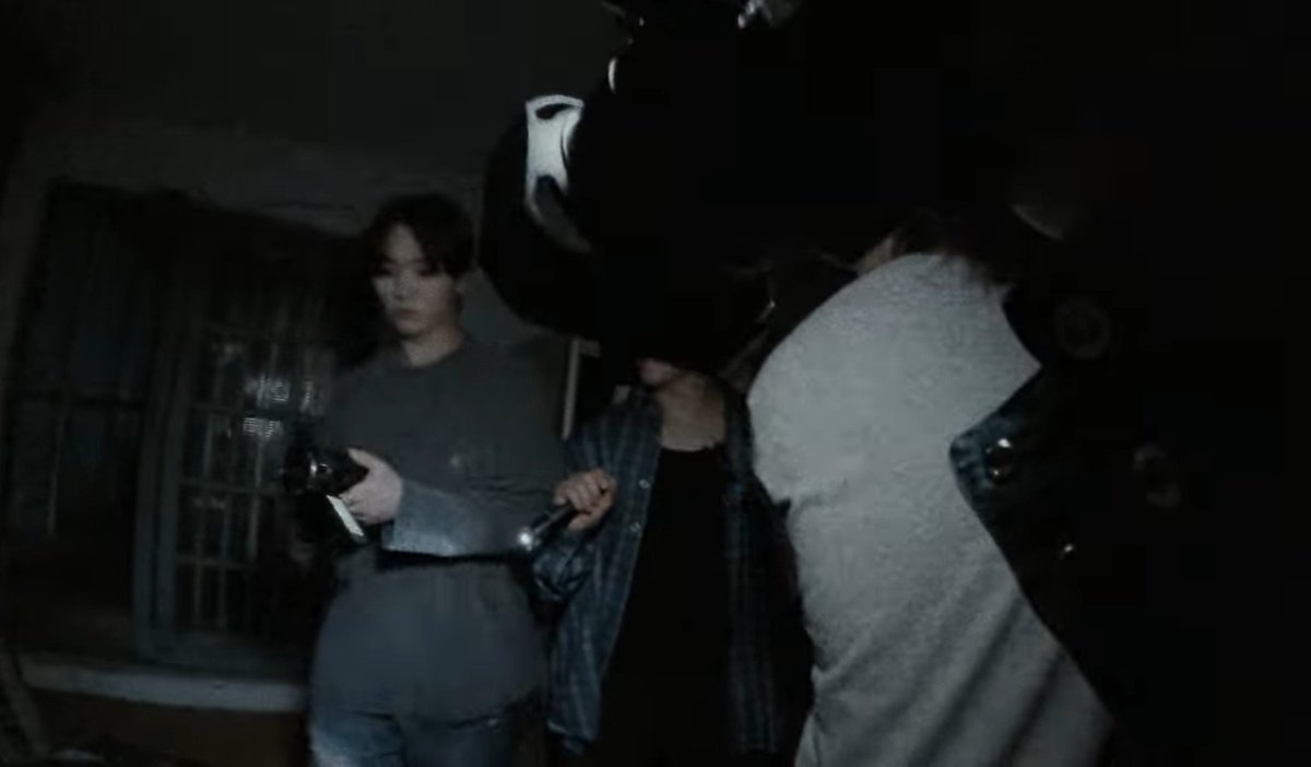 MlNHORIZON's tweet photo. STRAY KIDS HORROR CONCEPT???? THAT'S A CONCEPT MADE FOR LEEKNOW!!!!! https://t.co/sbj0UGC7Cl