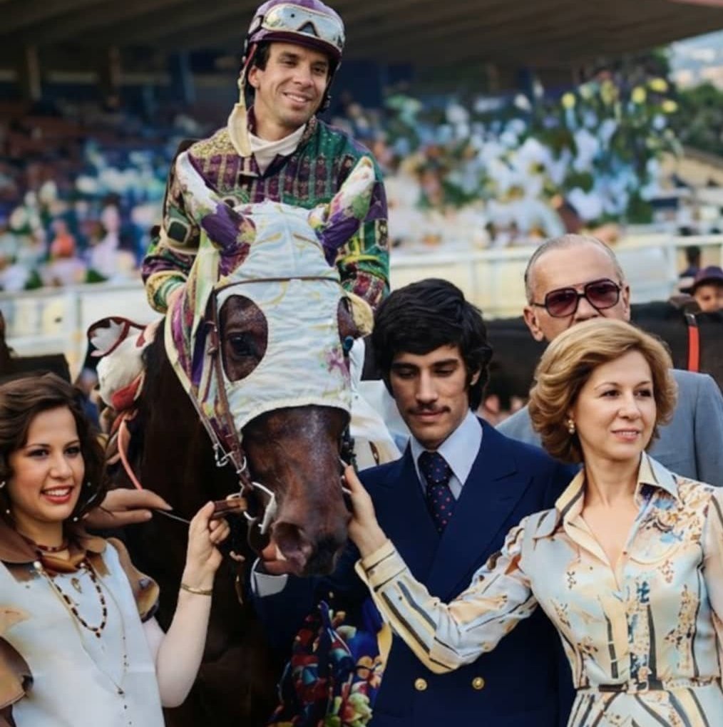 blindadosalas1's tweet photo. #Hipismo #InMemoriam El 06/07/1941 nació HERNÁN RENGIFO 🇻🇪 Ganó 275 carreras en una trayectoria marcada por sus lesiones. Pero fue un gran competidor. Ganó con PATACÓN el #Presidencial (1975, Foto) Padre de ROGERS RENGIFO (+) y HERNÁN RENGIFO JR. (Agente)
Falleció el 19/11/2008. https://t.co/FLFSGnQrxL