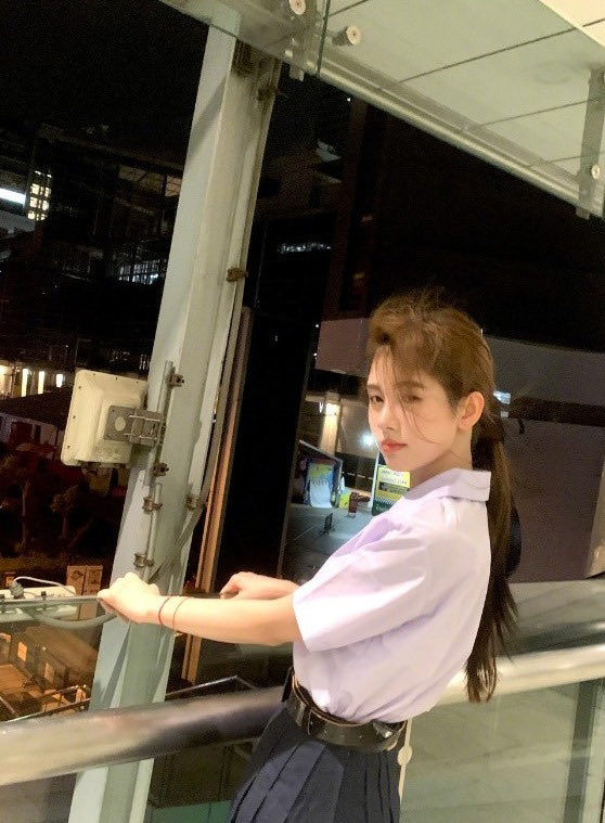 Lalittlessse's tweet photo. น้องจวีมสมัยมปลาย ผู้นำเทรนด์ชุดนักเรียนไทย 😍❤️❤️❤️🫠 https://t.co/URSPcu82mR