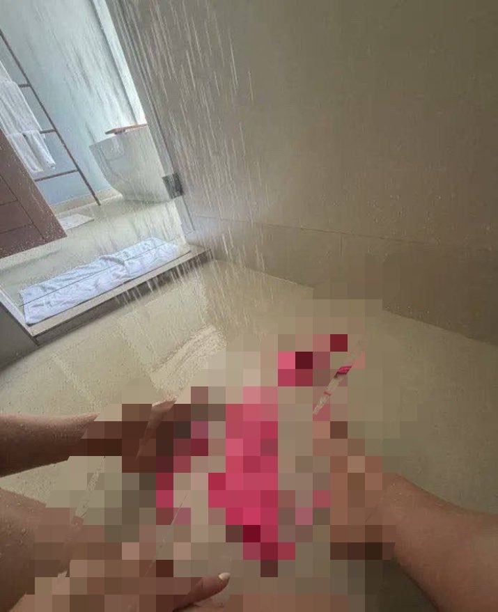 ashqueenhoe_'s tweet photo. Don’t miss this hot promo! Wanna know this bundle? Click here: https://t.co/NWfzTKRo5K #TrendingNews #viralvídeo #NSFW #nsfwtwtًً  #OnlyFans https://t.co/B70CT3r38S