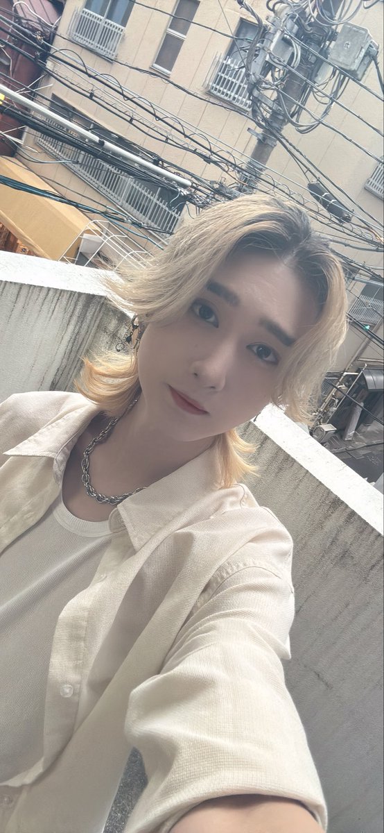 RAVEN_Ryu_'s tweet photo. 本日はアキバステラキューブでのライブありがとうございました！
明日は七夕みんなは何するのかな？
次回は明後日8日五反田G4でライブあるのでそちらもよろしくね！
今日めちゃくちゃ可愛い短冊貰っちゃった💕 https://t.co/DNjUY7NGyL