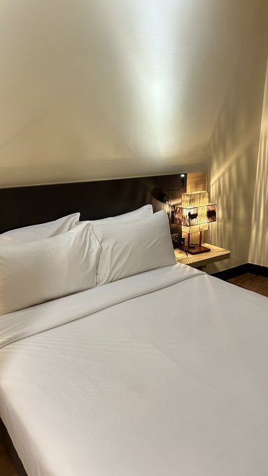 kforkinsley's tweet photo. Buat kakak-kakak yang mau ke MALAYSIA 🇲🇾

Save rekomendasi beberapa hotel ini, mostly tempatnya bagus, ada yang deket Bukit Bintang, ada juga yang deket KLCC, harganya juga affordable

Sekalian deh aku spill cara liburan hemat ke KL https://t.co/eaHQrWF9WM