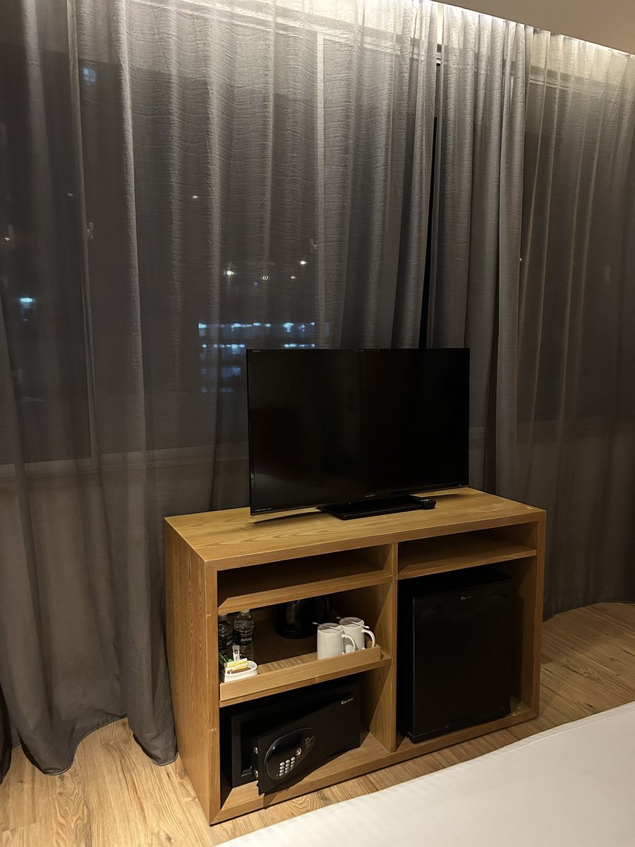 kforkinsley's tweet photo. Buat kakak-kakak yang mau ke MALAYSIA 🇲🇾

Save rekomendasi beberapa hotel ini, mostly tempatnya bagus, ada yang deket Bukit Bintang, ada juga yang deket KLCC, harganya juga affordable

Sekalian deh aku spill cara liburan hemat ke KL https://t.co/eaHQrWF9WM