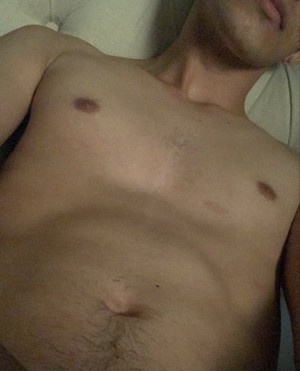 Caio2ow's tweet photo. Olhando assim, pareço até gostoso 🫠 https://t.co/gAe05rCcop