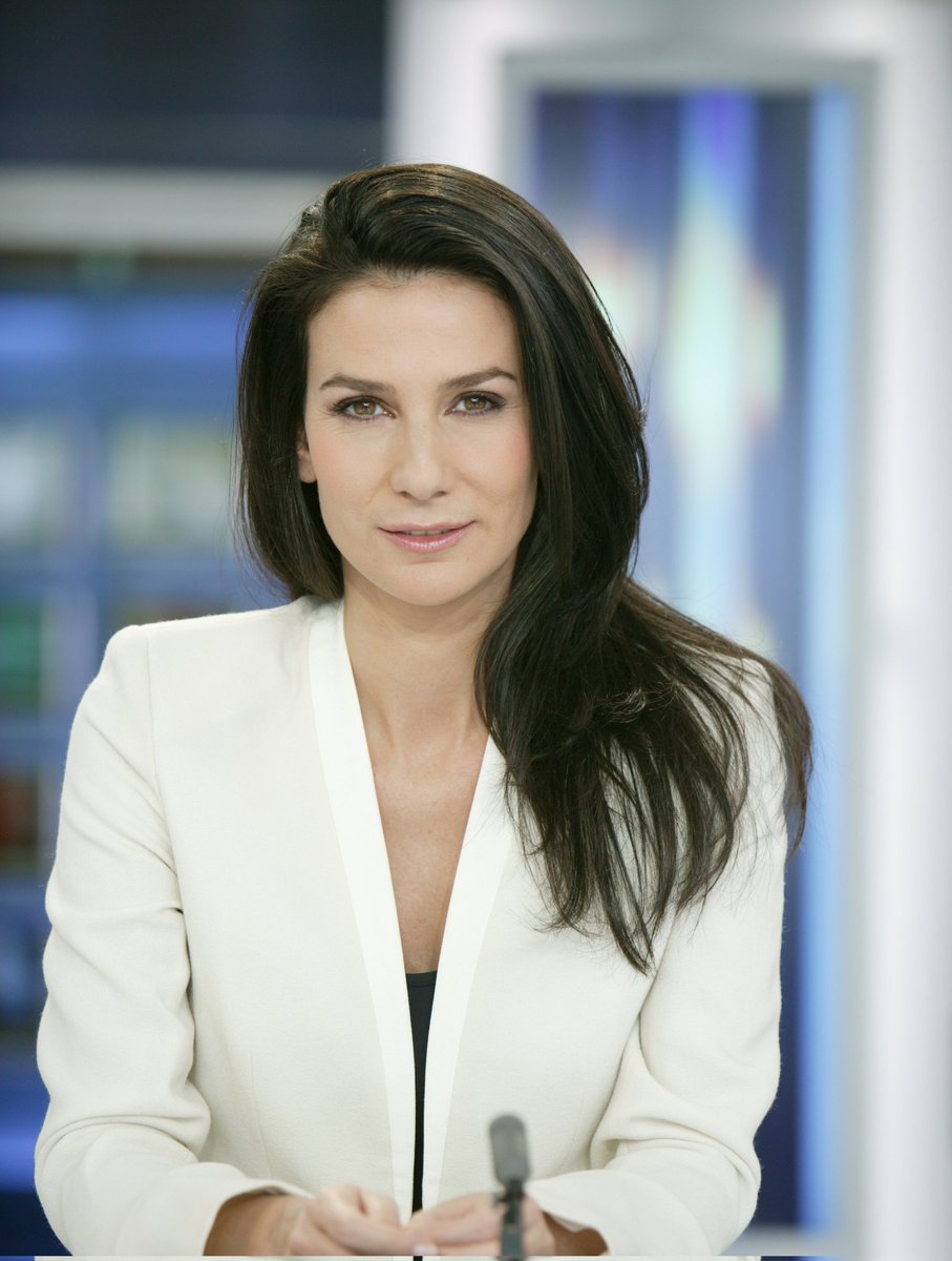 Mitchell76360's tweet photo. @superconnard2o 💥💥💥💥💥💥💥
Je regardais soir 3 juste pour elle. https://t.co/6iyaouI6fX