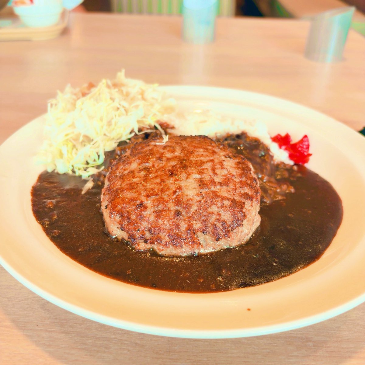 aiai_sa's tweet photo. 今日の（も）カレー
ゴーゴーカレー
ハンバーグはもちろんチーズin🍛
また金沢行きたいな
旅したい https://t.co/Qhsy3ehUSM