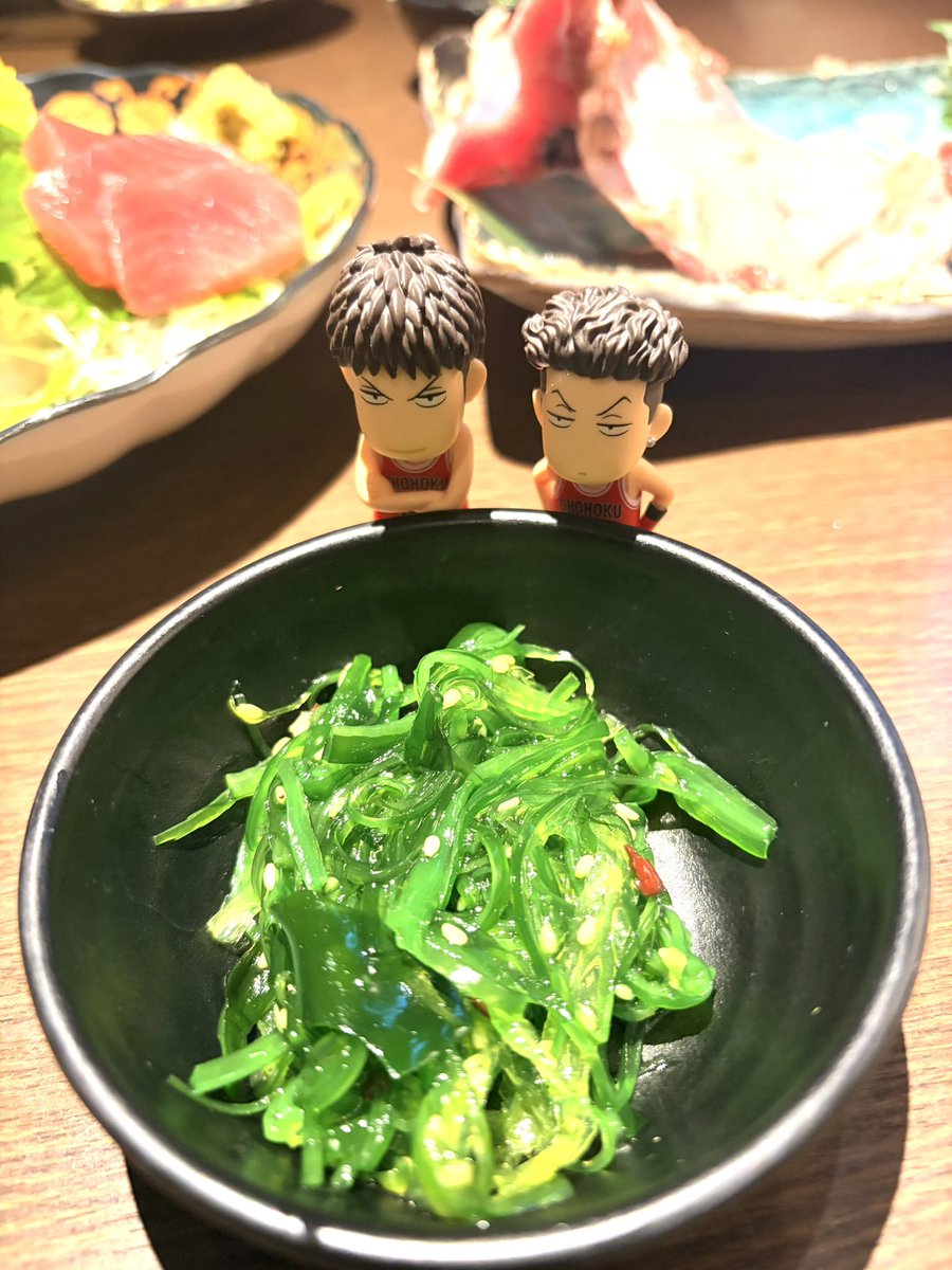 Hinemosu255113T's tweet photo. 昨日はイベント後、
チョールさん（@tyorutyoru147 ）、あにゃんさん（@astpndnnr ）、ヅカモトさん（@du147ka ）にアフター混ぜていただきました🥰
めちゃくちゃ楽しくて、笑いすぎてわき腹が痛かった❣️😆幸せすぎる時間をありがとうございます✨また絶対行きたい💚💜
めかぶの緑が映えている https://t.co/gPt1LjmQZV