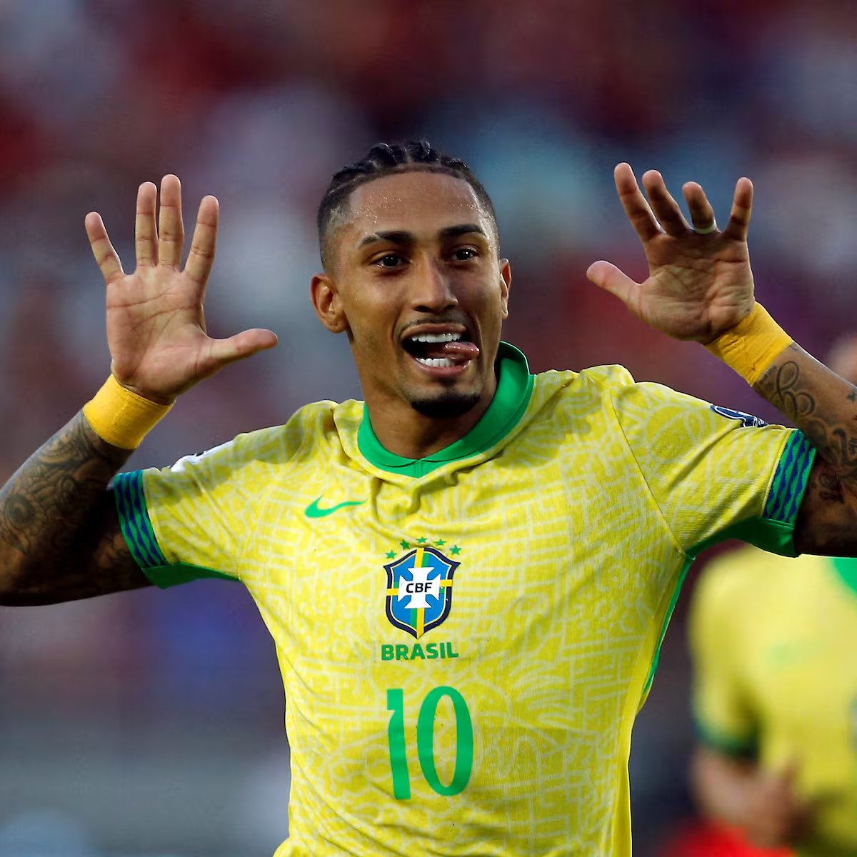 MadridSports_'s tweet photo. Por cierto, no hemos comentado el gran Mundial de Raphinha, la que supuestamente iba a ser la gran estrella de Brasil.

Dos Copas del Mundo lleva ya. Ocho partidos jugados y NO HA MARCADO un solo gol tras jugar con:

🇷🇸 Serbia
🇨🇭 Suiza
🇨🇲 Camerún
🇰🇷 Corea
🇭🇷 Croacia
🇲🇦 Marruecos
🇭🇹 Haití

Los culés te vendían que este tío podía ser BALÓN DE ORO 🤣🤣🤣