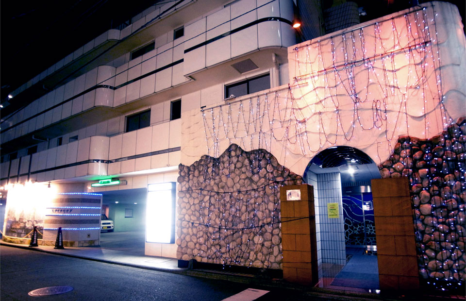 kawae0021's tweet photo. 【主要な街のコスパ最強ラブホ】

①渋谷「エルメ」
→休憩60分2,000円〜

②新宿「ブレス」
→休憩120分2,500円 ～

③池袋「ウエストワン」
→休憩60分2,000円 ～

④五反田「イーアイ」
→休憩60分2400円〜

⑤横浜「プラージュ」
→休憩120分2900円〜

金に余裕がないなら
ここを使っておけばOK。 https://t.co/auv952zVaF