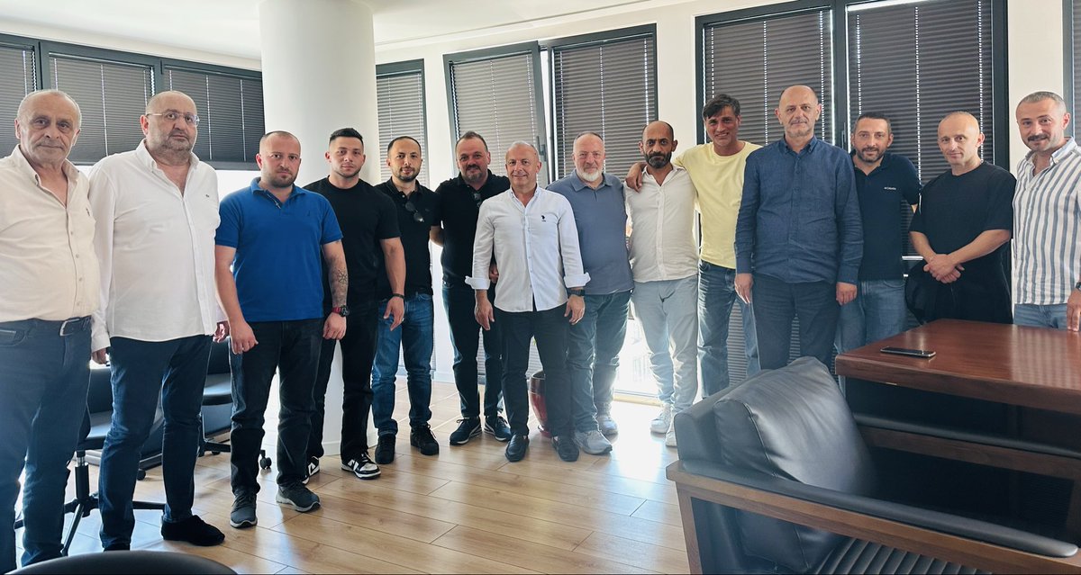Marmara_Subesi's tweet photo. Çalışma arkadaşlarımız sendikamızı ziyaret etti.İlgi alakalarından dolayı teşekkür ederiz. https://t.co/23h0ktoAnB