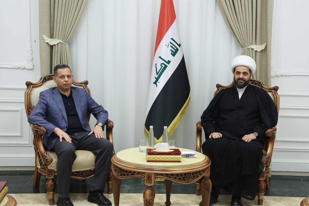 khazalimedia's tweet photo. استقبل سماحة الشيخ قيس الخزعلي، رئيس جهاز المخابرات الوطني العراقي السيد حميد الشطري، حيث بحث الجانبان مستجدات الشأن الأمني، وأكدا أهمية تعزيز التنسيق بين المؤسسات الأمنية والاستخبارية بما يسهم في ترسيخ الأمن والاستقرار وحماية المصالح الوطنية. https://t.co/jhlXg778fM