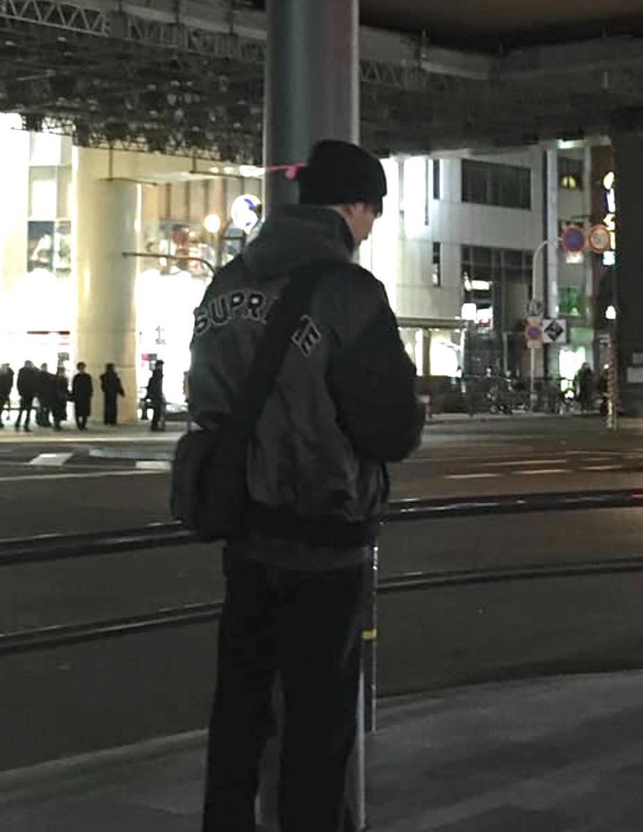 dlcb0103's tweet photo. 같이 여행가면 이런사진 하나씩 꼭 남겨올것같음 https://t.co/fZWWUSReZf