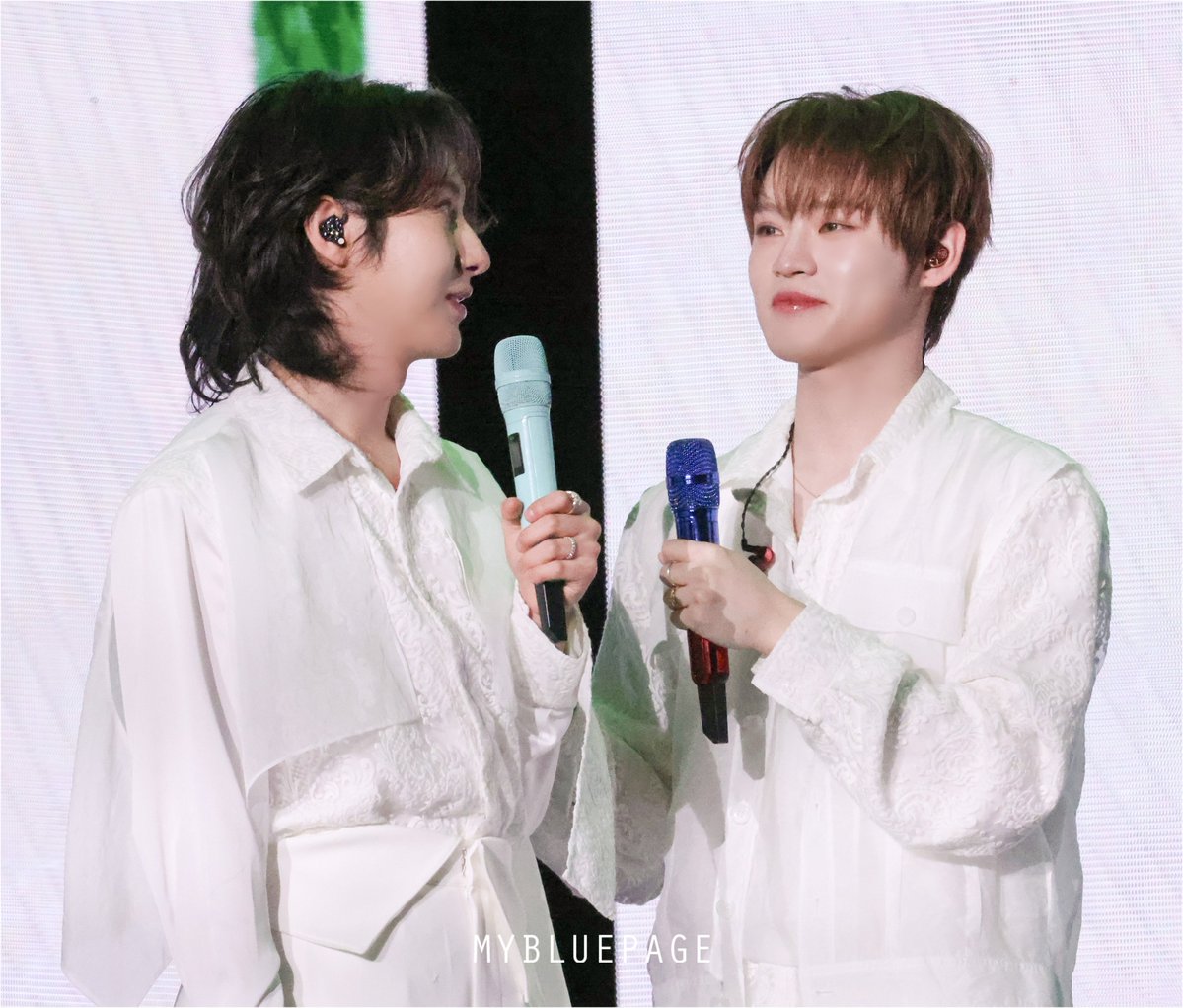 MyBluePage's tweet photo. 귀여운 애기들

260705 Roommate in Hangzhou
#런쥔 #RENJUN
#천러 #CHENLE https://t.co/UXZuVlOQyu