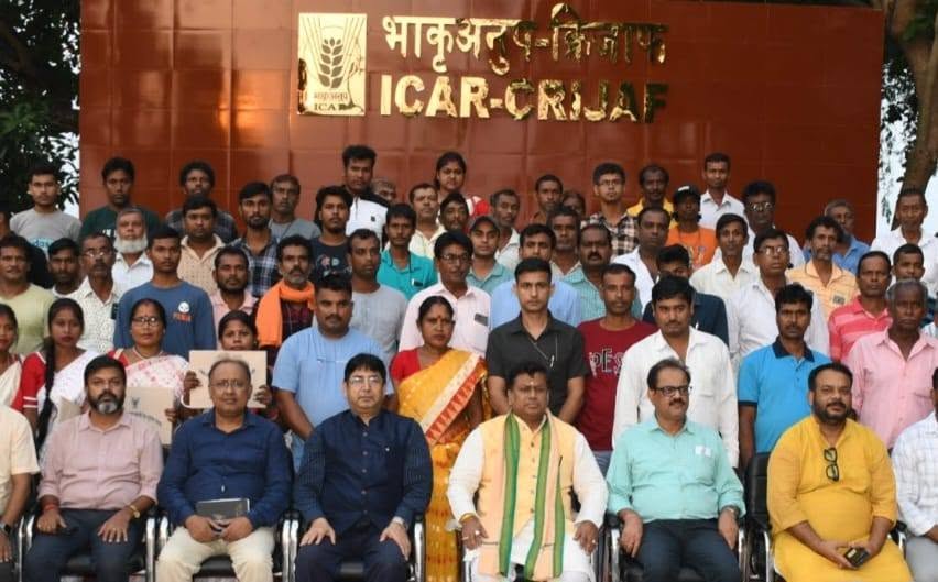 ICAR_CRIJAF's tweet photo. ICAR-CRIJAF and its KVK (North 24 Pgs Additional), Barrackpore organized PM-KISAN UTSAV on 20.06.26
#KhetBachaoAbhiyan #ICAR #CRIJAF #JuteRetting #ClimateResilientAgriculture #CRIJAFSona #WaterConservation #SustainableFarming #FibreQuality #JuteGrowers https://t.co/IeQ3GXDlpC