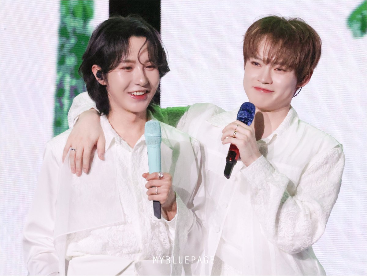 MyBluePage's tweet photo. 귀여운 애기들

260705 Roommate in Hangzhou
#런쥔 #RENJUN
#천러 #CHENLE https://t.co/UXZuVlOQyu