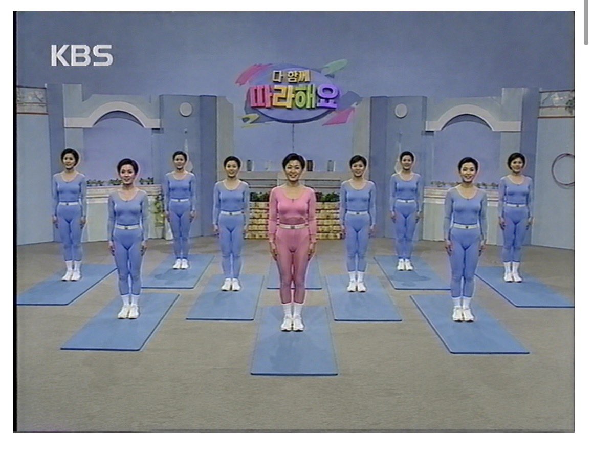 woong69's tweet photo. 93년이면 좌상단 KBS 로고가 없던시절. 초기에는 우상단에 있었고 KBS1,2 구분없이 KBS만 박혀있던적은 없었음. 디테일이 좀 아쉽네. https://t.co/dDy68HZSPr