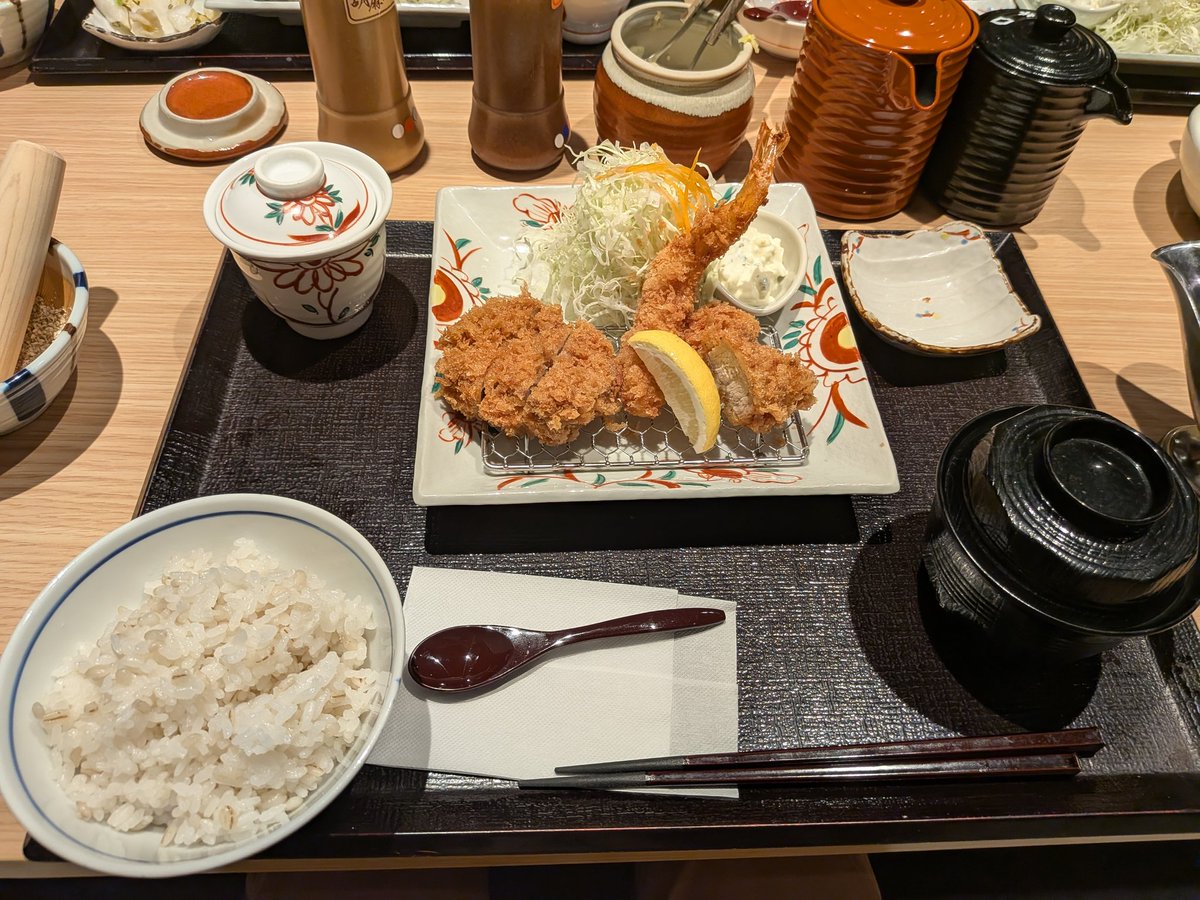 PanLimnaTruth's tweet photo. はらぺこディナー https://t.co/vIr6AxEheD