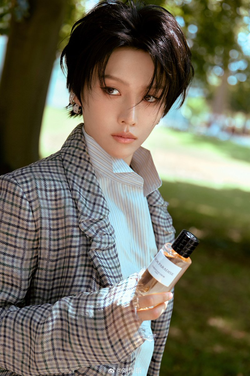 yuxinoverseas's tweet photo. XIN is ready to head out for the 2026 Dior Paris Haute Couture Show

@XinLiulyx0420  @Dior 

#Dior #XINxDior #DiorCouture #XINxDiorCoutureAW26 https://t.co/zY1kPjWez5