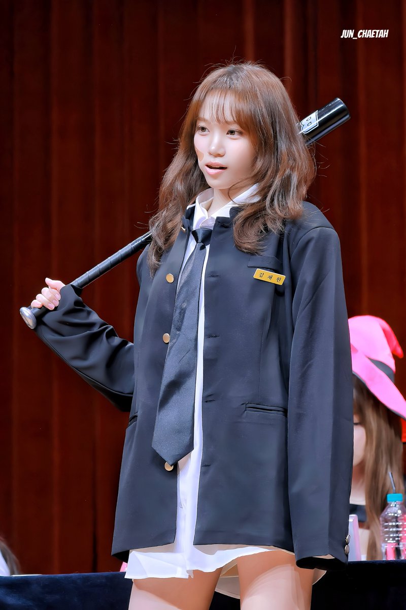 junchaetah's tweet photo. 20260704 🫪🤨🤍
@le_sserafim 

#LE_SSERAFIM #르세라핌 #ルセラフィム
#KIMCHAEWON #CHAEWON #김채원 #채원 #チェウォン https://t.co/YpxFDYYHWR