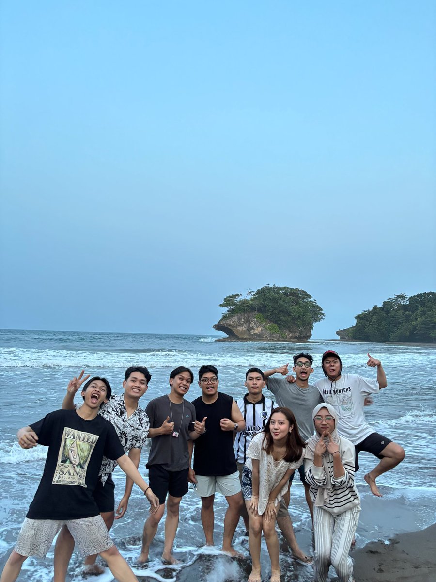 ngantukbjir's tweet photo. swwuuupppeerrrr fffffuuunnnnnn juni 10/10🤩 https://t.co/0GdMqTDJ4E