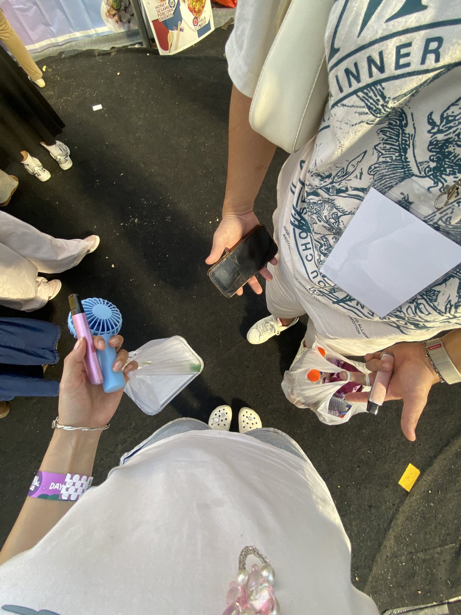 ngantukbjir's tweet photo. swwuuupppeerrrr fffffuuunnnnnn juni 10/10🤩 https://t.co/0GdMqTDJ4E